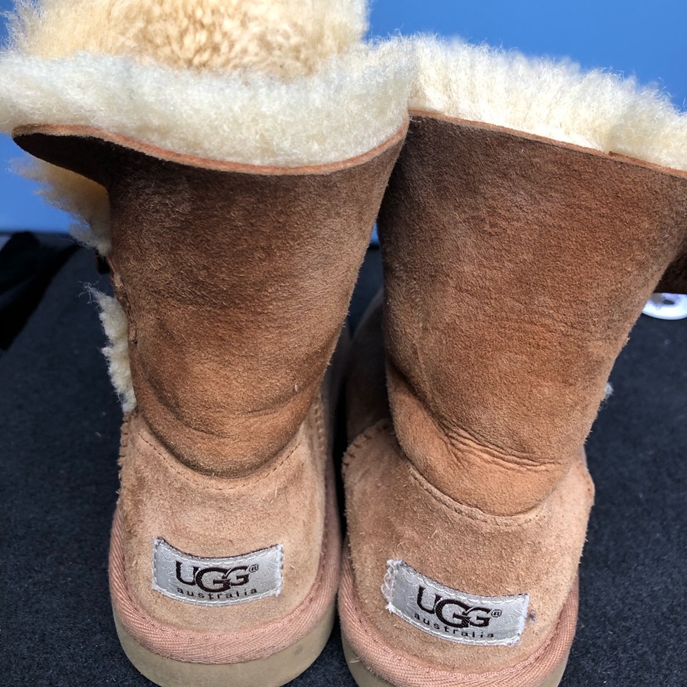 Kids Uggs - Picture 3 of 3
